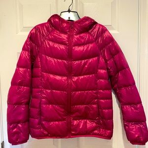 Women’s raspberry Uniqlo ultra light down parka